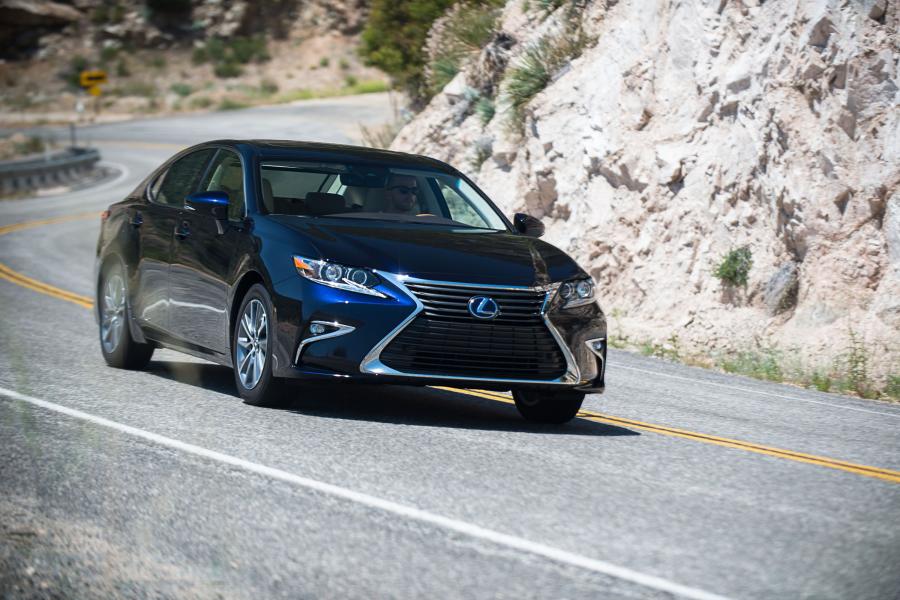  Lexus ES300h 2016 года  (фото 3 из 22)